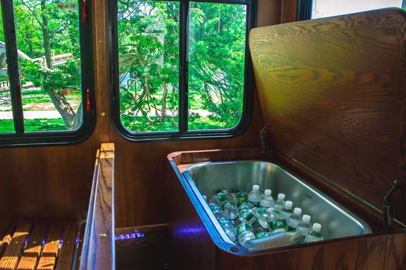 28 PAX WEDDING TROLLEY - Trolley