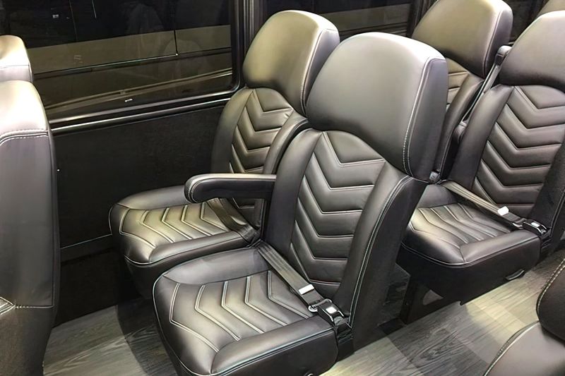 28 PASSENGER MINIBUS - Mini Bus