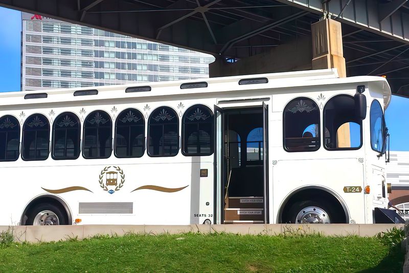 32 PAX Trolley  Sir Lancelot - Trolley