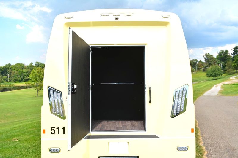 27 Passenger Bus - Motor Coach