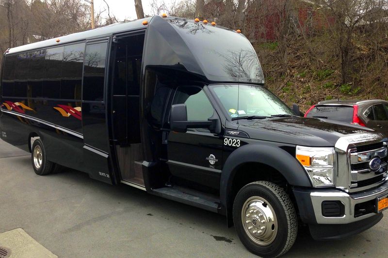 28 PAX Mid-Size Bus - Motor Coach