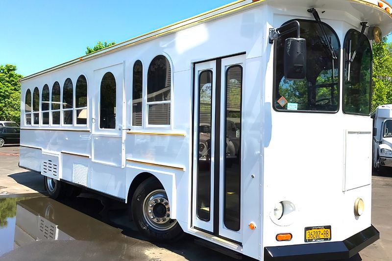 Nostalgic Trolley 29 Passenger (WheelChair Accessible) - Trolley