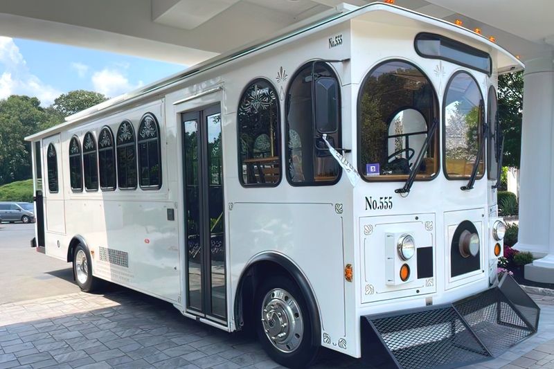 24 PAX  WHITE TROLLEY - Trolley