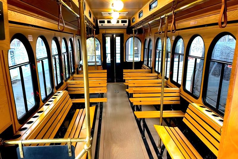 24 PAX  WHITE TROLLEY - Trolley