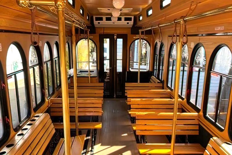 24 PAX  WHITE TROLLEY - Trolley