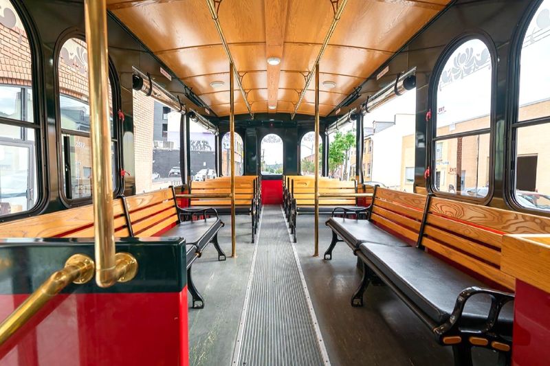 Red Trolley - Trolley